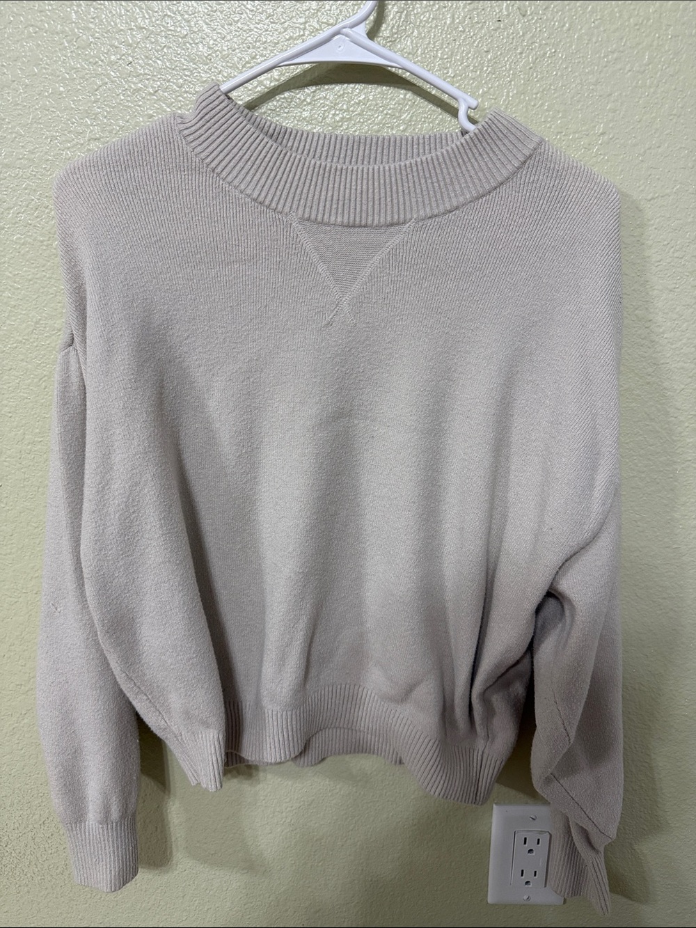 Abercrombie & Fitch Light Cream Crewneck Sweater